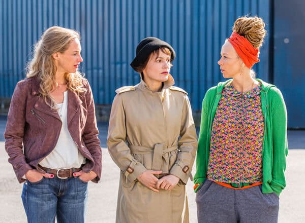 FREUNDINNEN – ALLE FÜR EINE (2015)