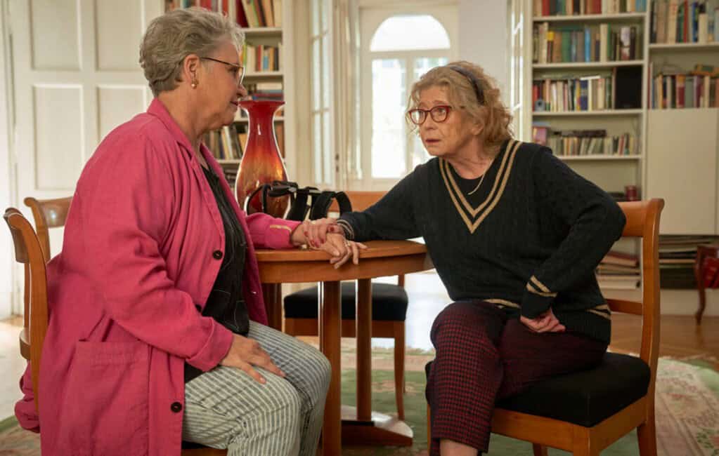 Frauen im Gespräch, unterhaltsame Szenen, hochwertige Unterhaltung, deutsche Fernsehproduktion, spannende Geschichten.